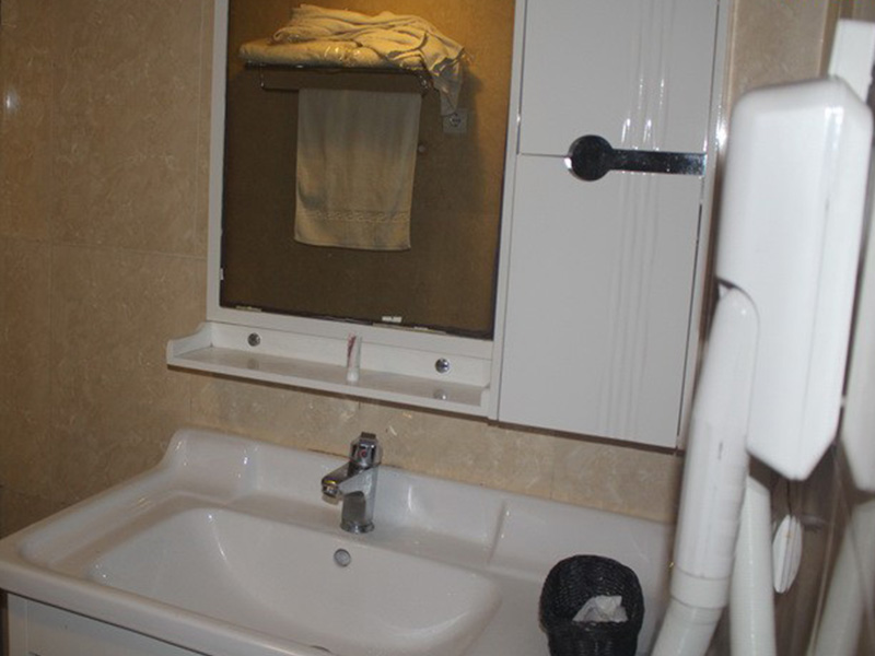 Lotus Hotel Kish