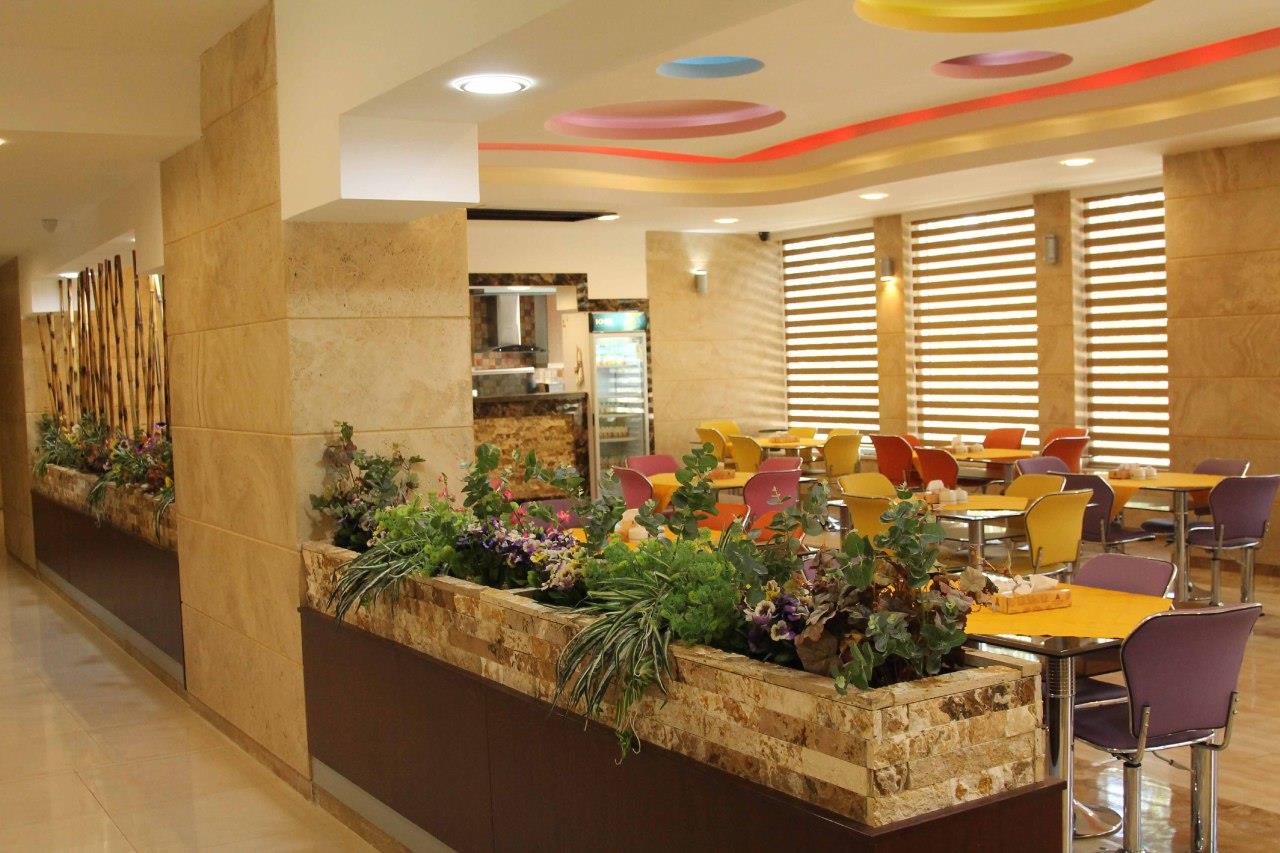 Parsian Azadi Hotel Yasuj