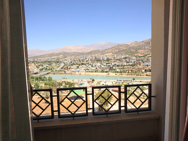 Parsian Azadi Hotel Yasuj