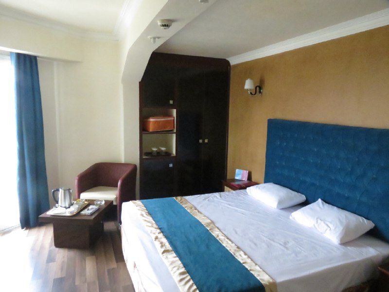 Parsian Azadi Hotel Yasuj