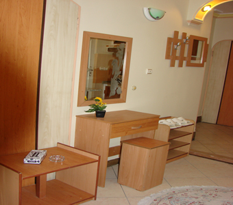 Farzaneh Hotel Apartment Mashhad