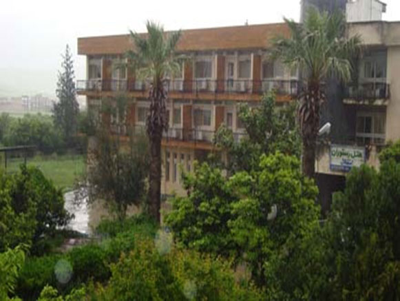 Esteghlal Hotel Minoudasht