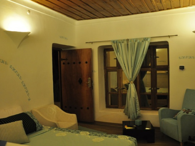 Khanegol Hotel Semnan