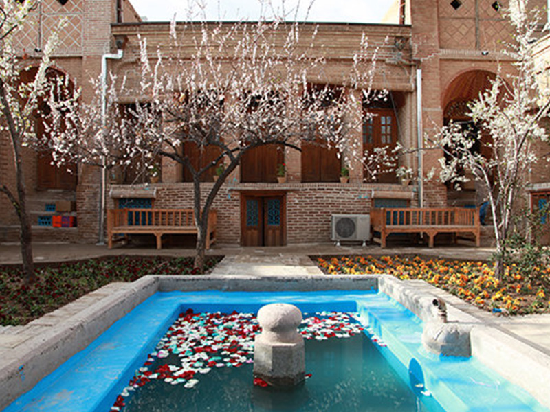 Behrouzi House Traditional Hotel Qazvin