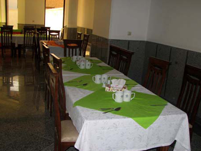 Hotel Behjat Meybod