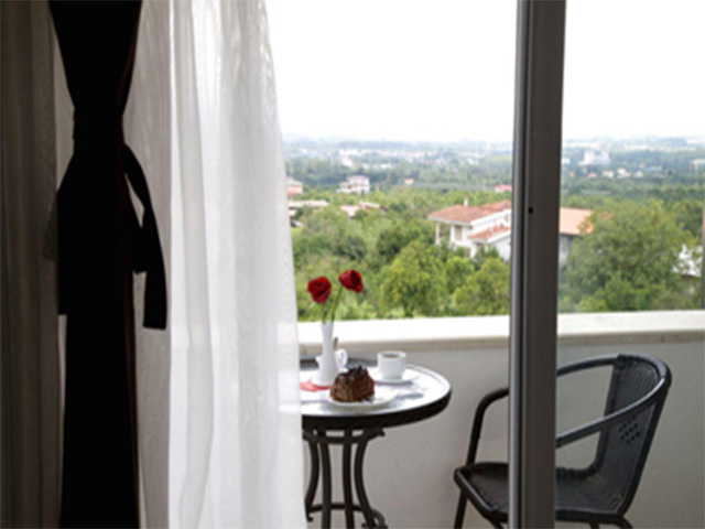 Lilium Hotel Salman Shahr