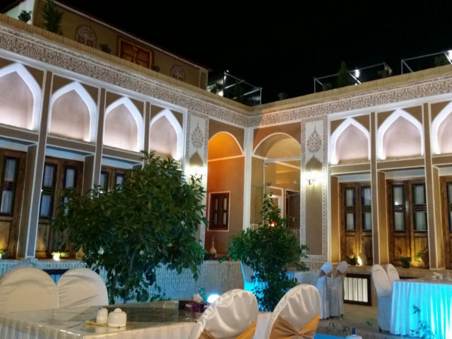 Traditional Royay Ghadim Hotel Yazd