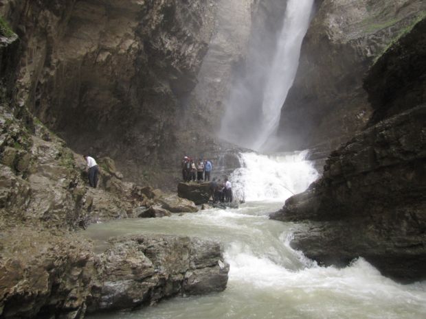 Aderan Waterfall (Arangeh)