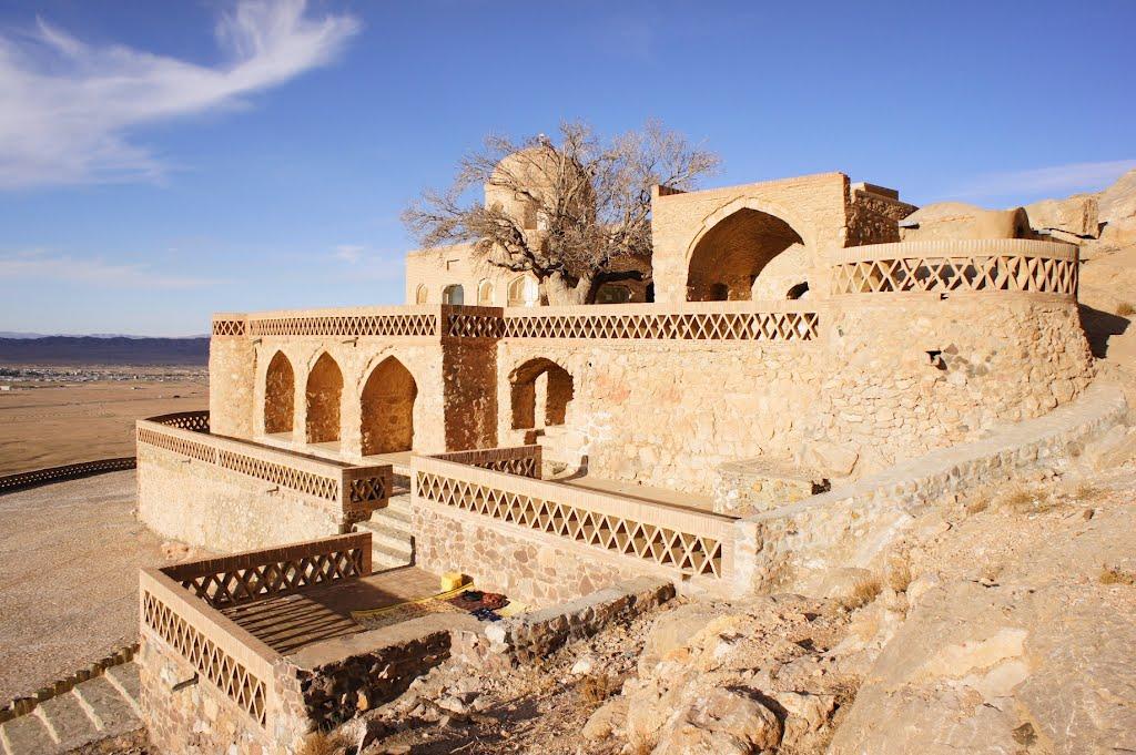 Tomb of Bouzar Jomehr Ghaeni