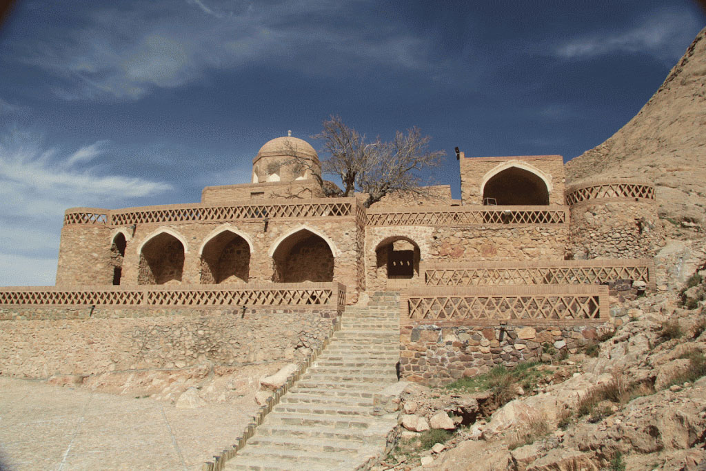 Tomb of Bouzar Jomehr Ghaeni