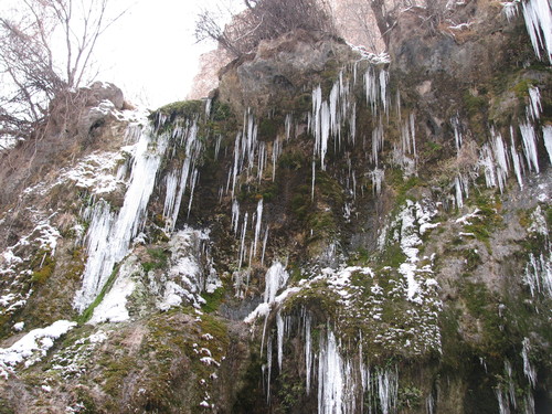 Akhlamad Waterfall, Chenaran