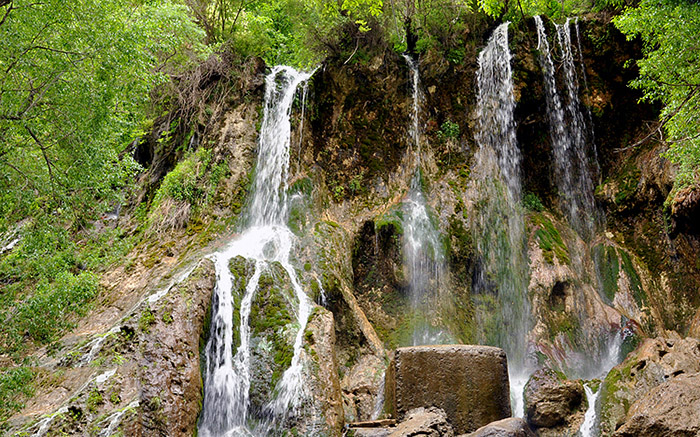 Akhlamad Waterfall, Chenaran