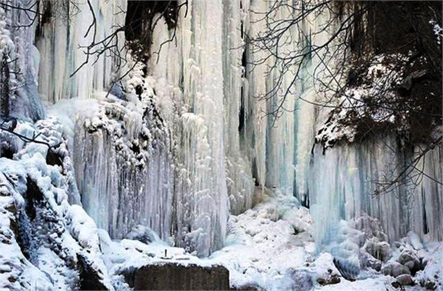 Akhlamad Waterfall, Chenaran