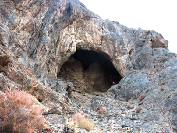Shegeft Yazdan Cave