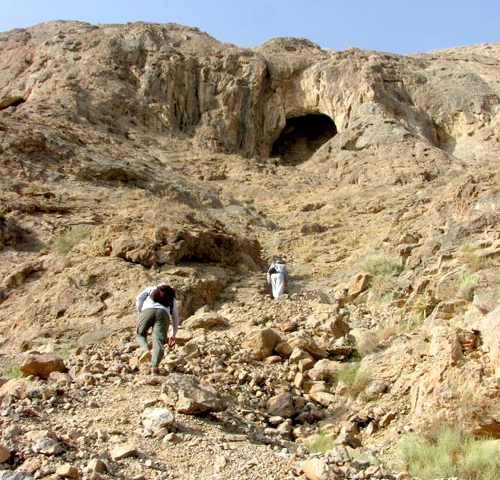 Shegeft Yazdan Cave
