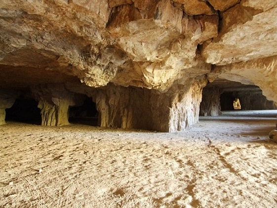 Sang Tarashan Cave