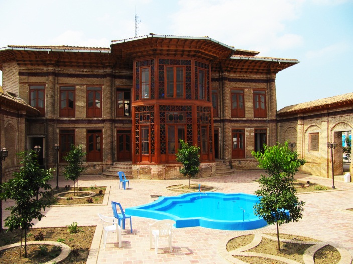 Fazeli House, Sari