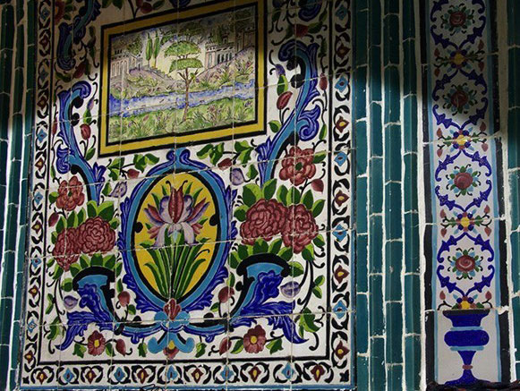 Four Seasons Bathroom, Arak