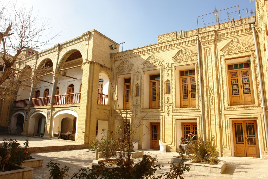 Hassan Pour Mansion, Arak