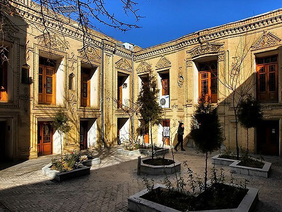 Hassan Pour Mansion, Arak