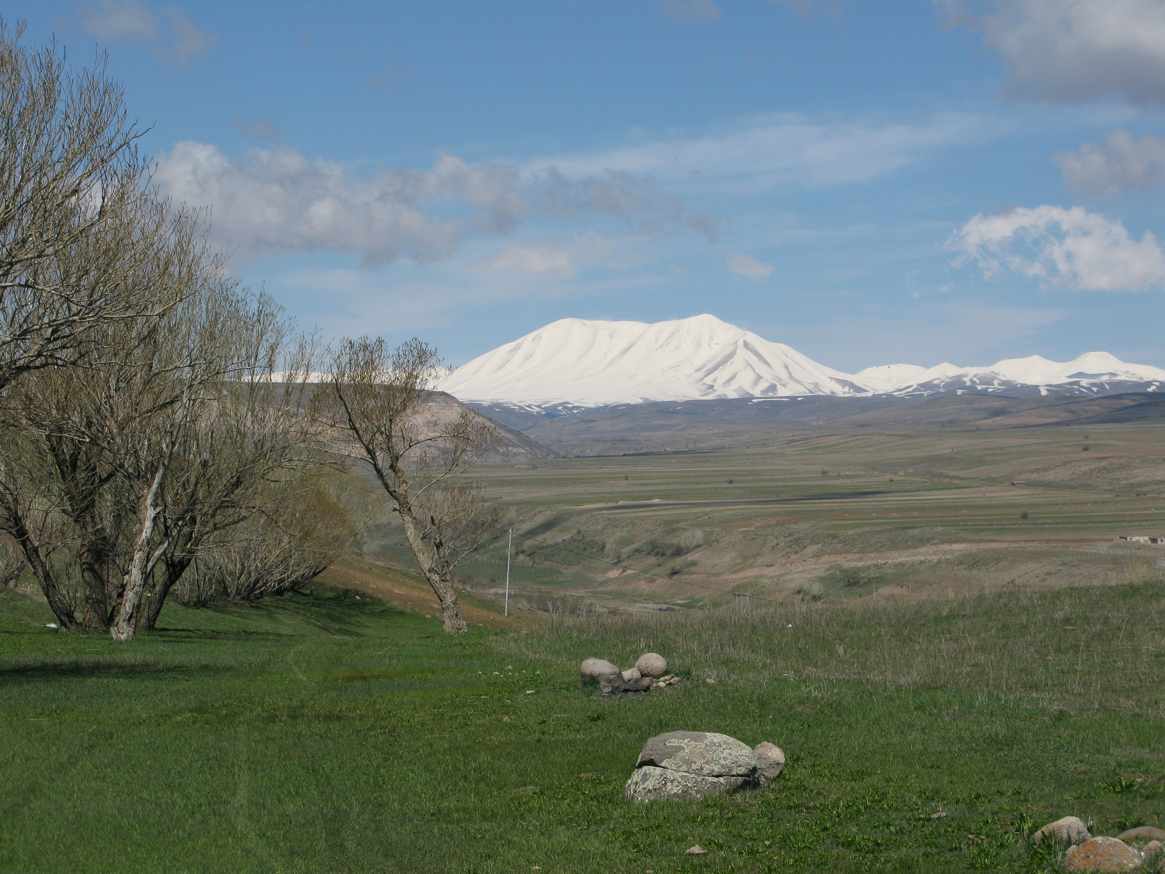 Atash Beyg Village