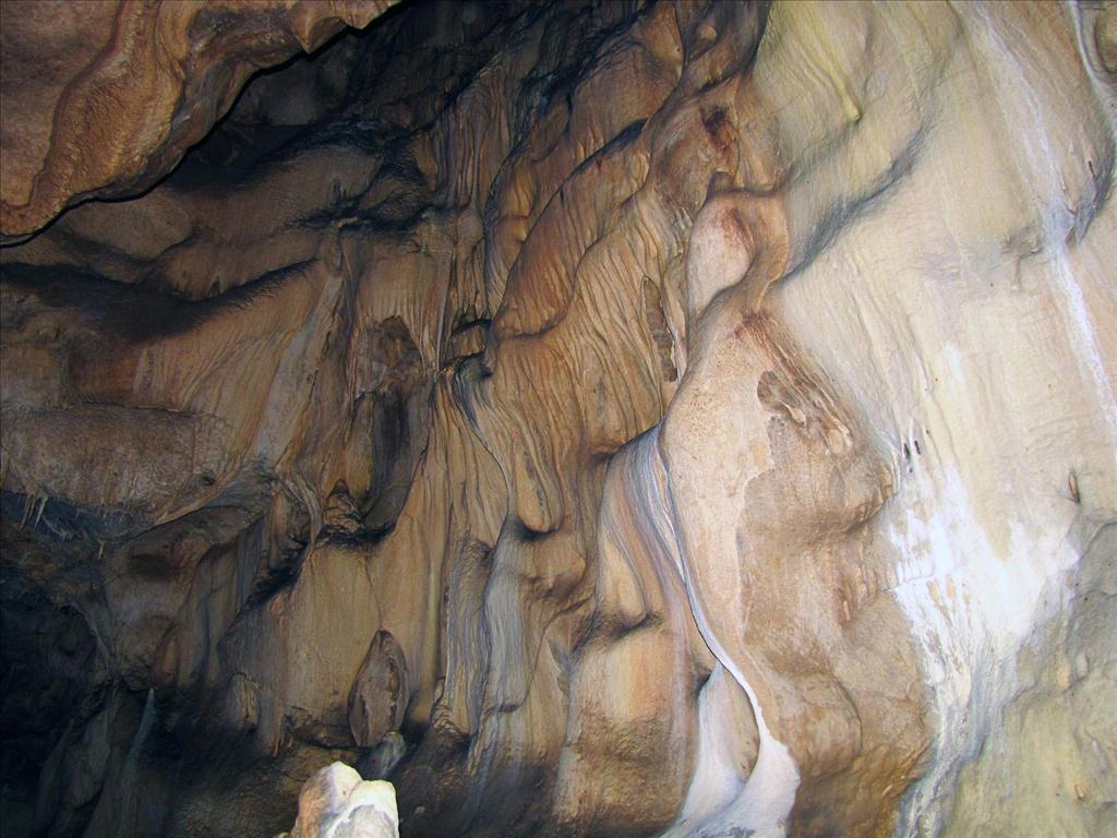 Ghaleh Kord Cave