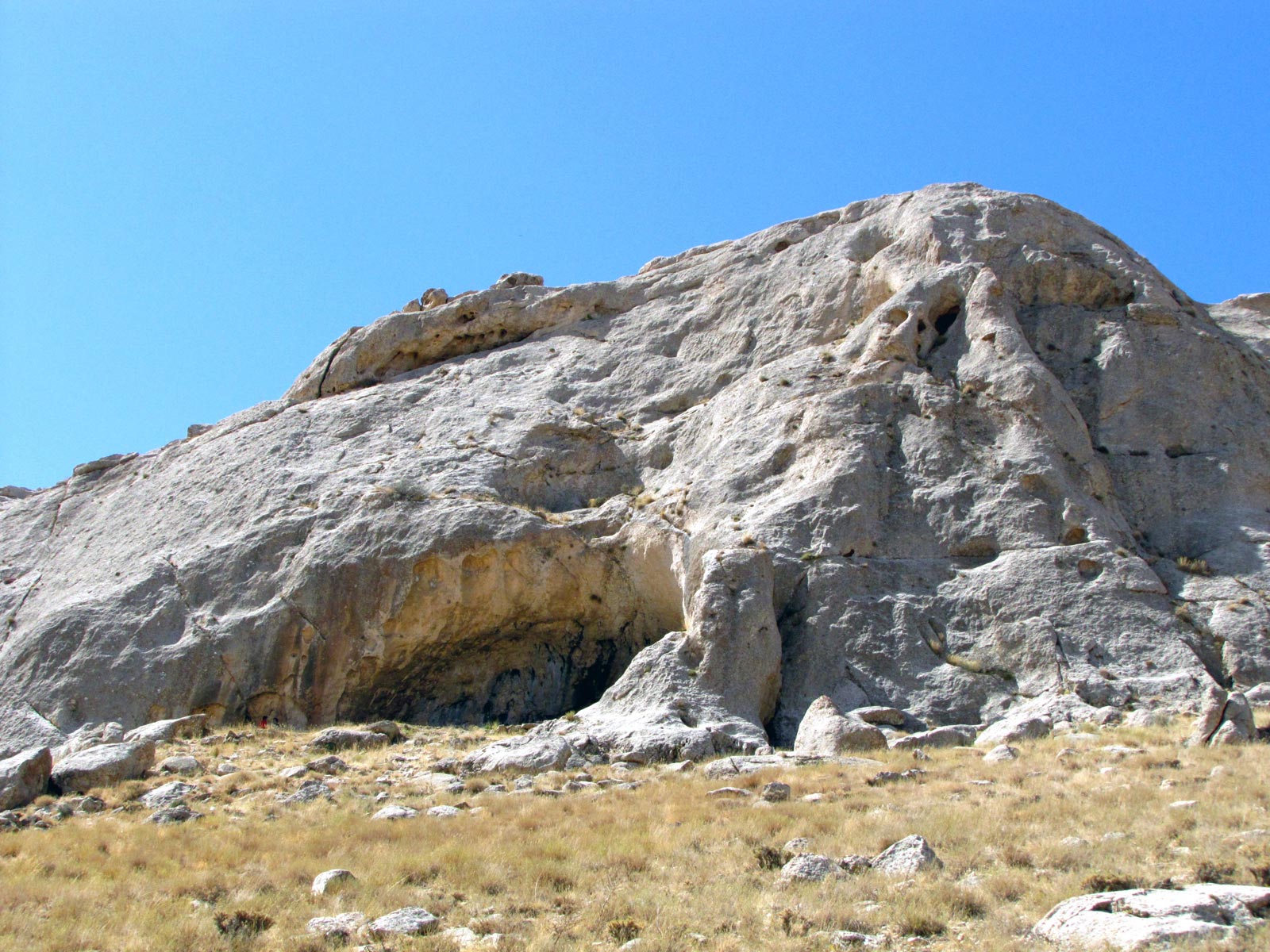 Ghaleh Kord Cave