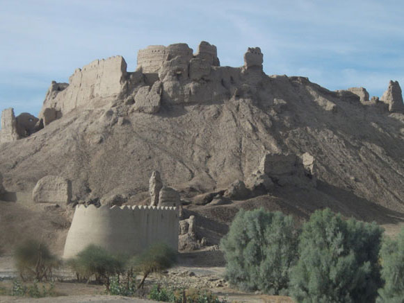 قلعه بمپور - سایت گردشگری ایران