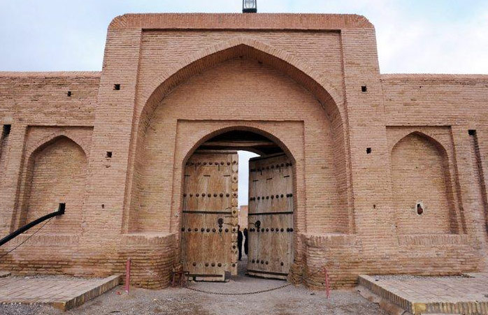 Collection of Caravanserais in Mian Dasht
