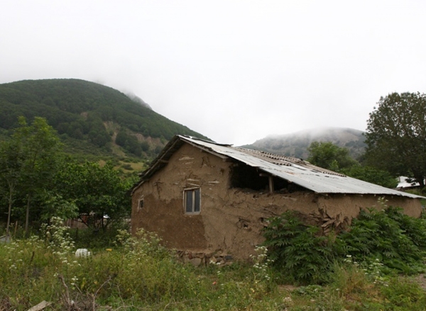 Damash Village Sousan-e Chelcheragh