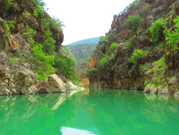 Dom-e Asb Canyon and Waterfall (Horsetail canyon)