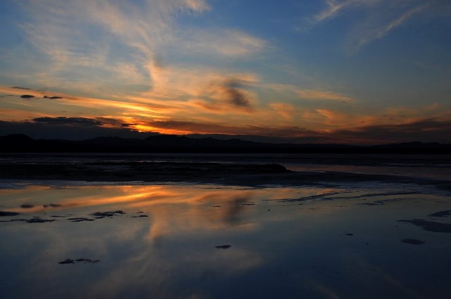 Hovz-e Soltan Lake