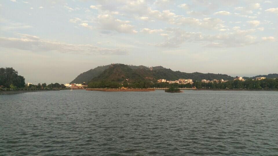 Satan-s Hill Resort (Sheytan Kuh)