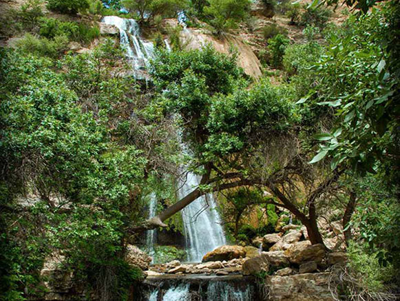 Tamoradi Canyon-s Waterfall