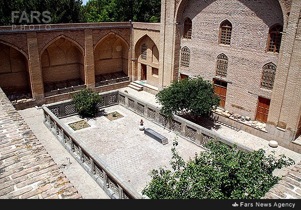 Tomb of Sheikh Shahabuddin Ahari