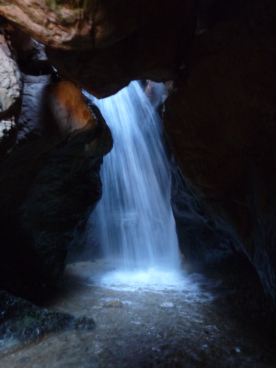 Mojen Waterfall