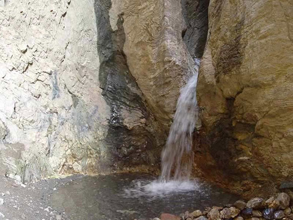 Sarkand-e Dizaj Waterfall