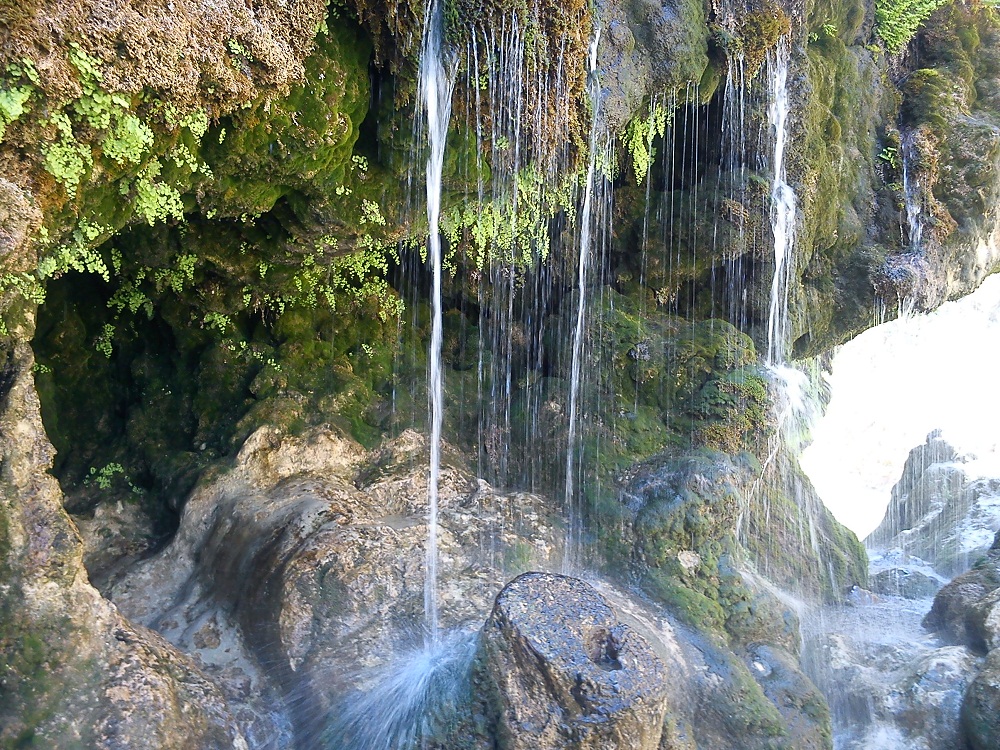 Kharaba Dayirman Waterfall (Asiyab Kharabeh)