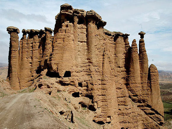 Jinn Chimney, Mahneshan