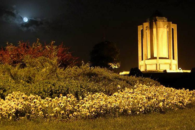 BabaTahir Mausoleum, Hamadan