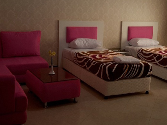 Abgarm Hotel Mahallat