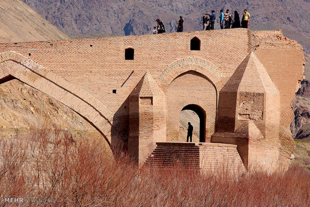 Qiz Bridge of Mianeh