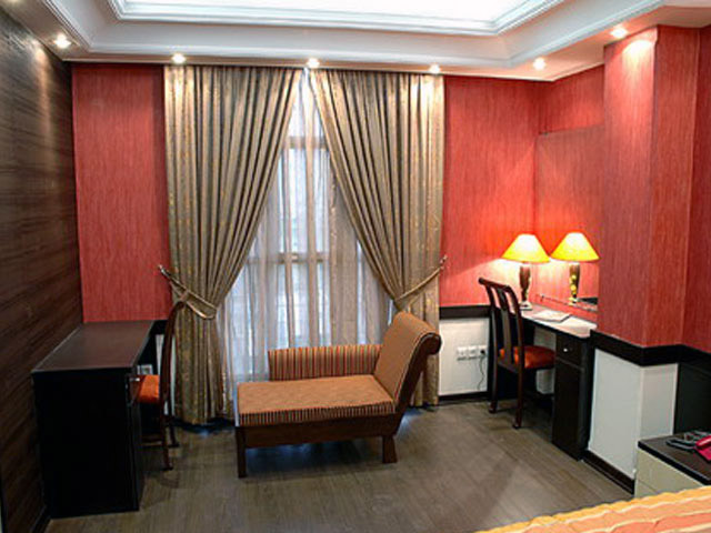 Pariz Hotel Tehran