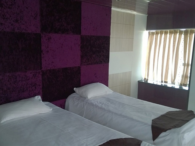 Zarivar Hotel Marivan