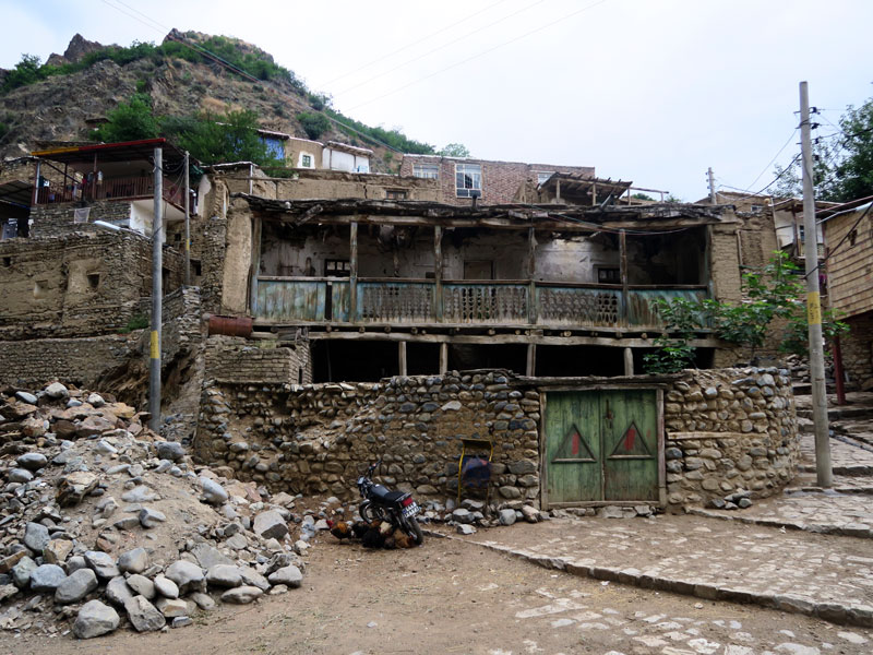 Ushtibin Village