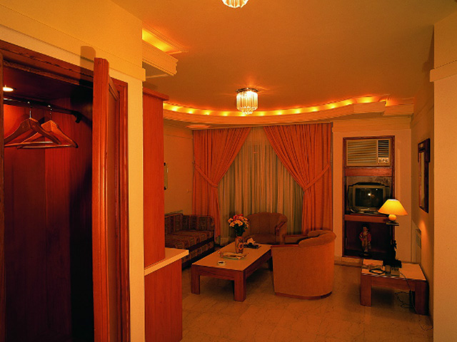 Narenjestan Hotel Nur