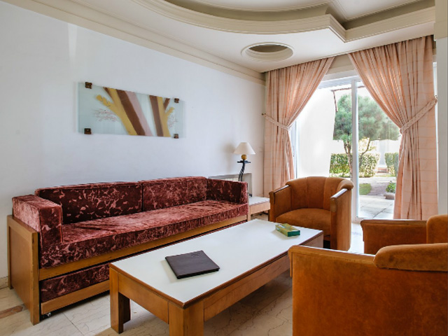 Narenjestan Hotel Nur