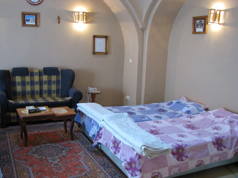 Gouged Arg Hotel Golpayegan