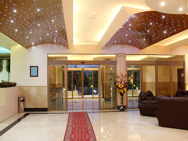 Zagros Hotel Khansar