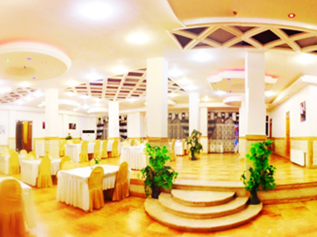 Ghasr Hotel Minudasht